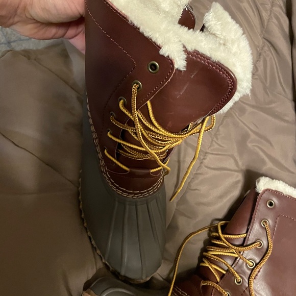 American eagle duck boots - Picture 4 of 5
